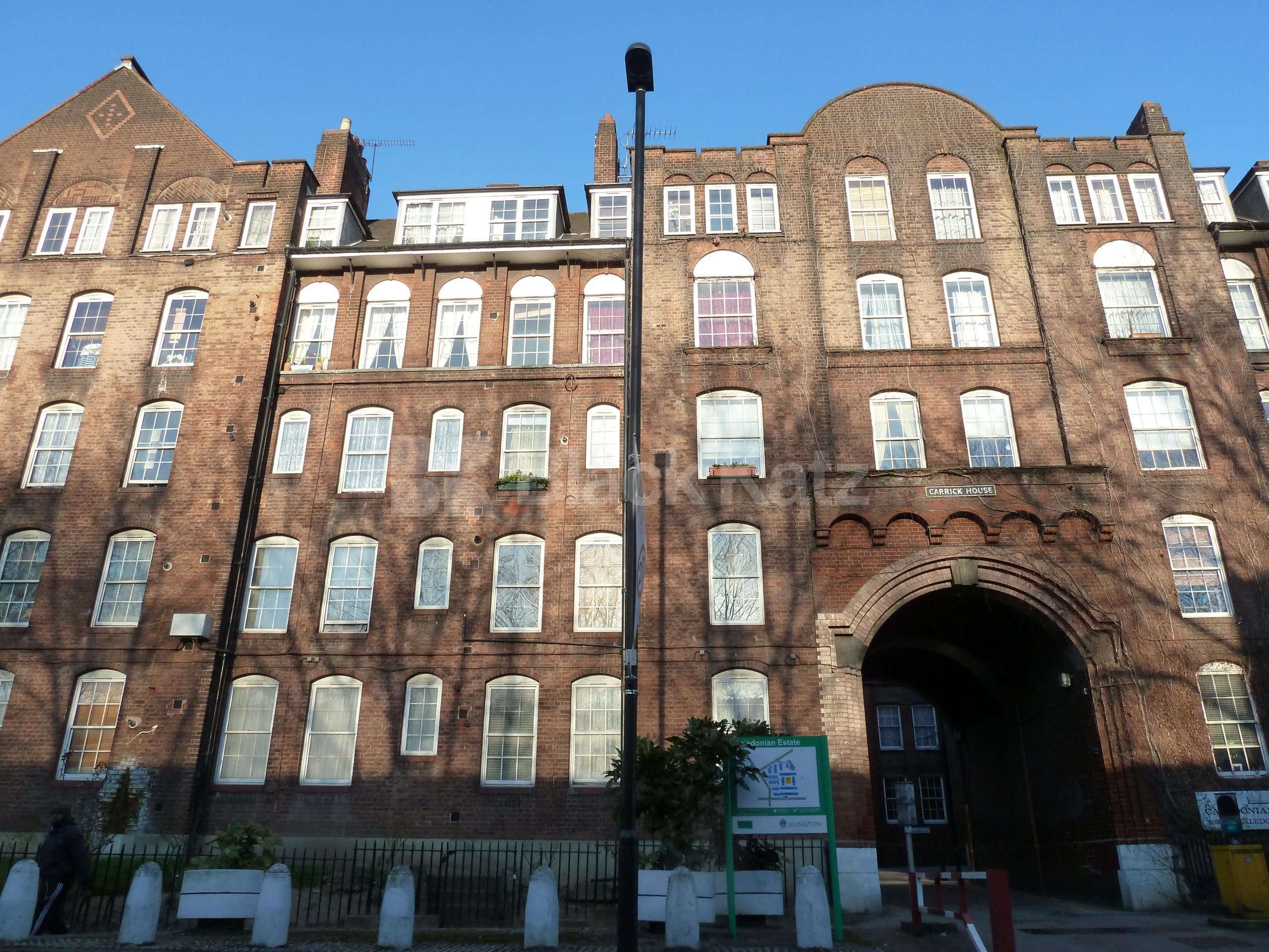 			NEW INSTRUCTION!, 2 Bedroom, 1 bath, 1 reception Flat			 Caledonian Road, CALEDONIAN ROAD N7